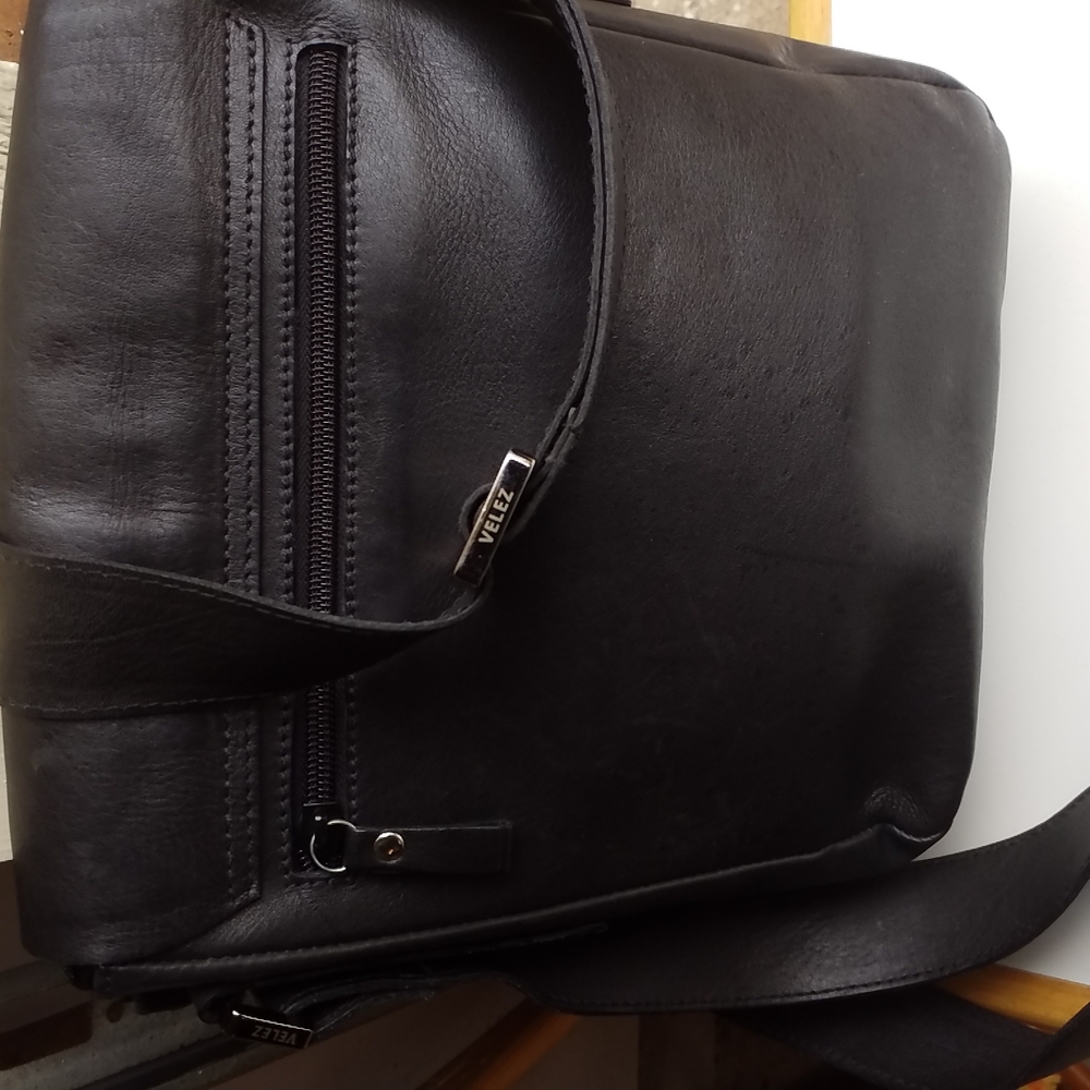 Men's Black Leather Crossbody Messenger Bag - Picture 4 of 9